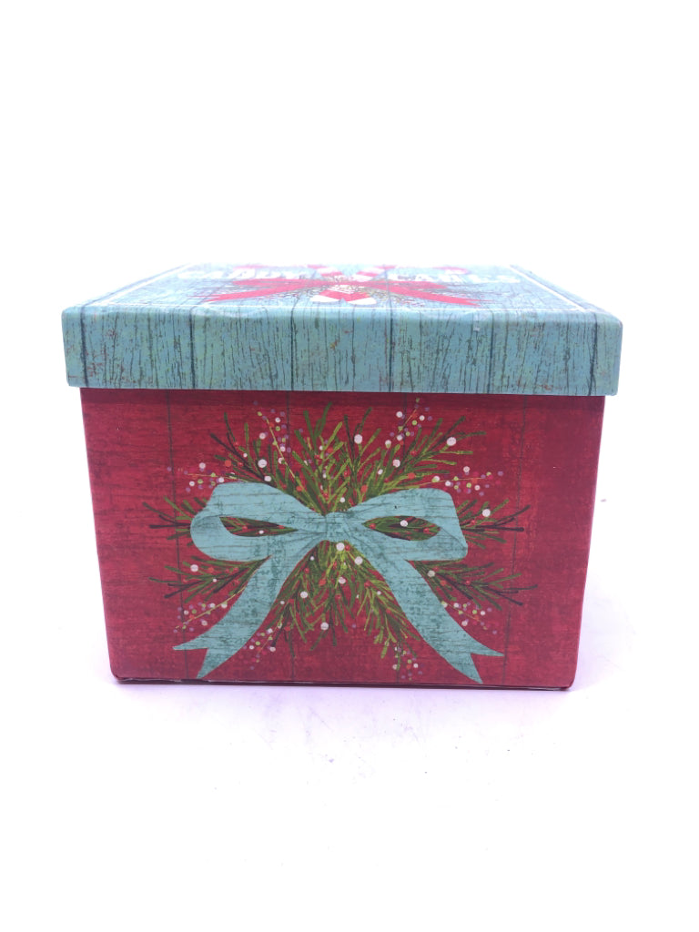 CANDY CANES GIFT BOX.