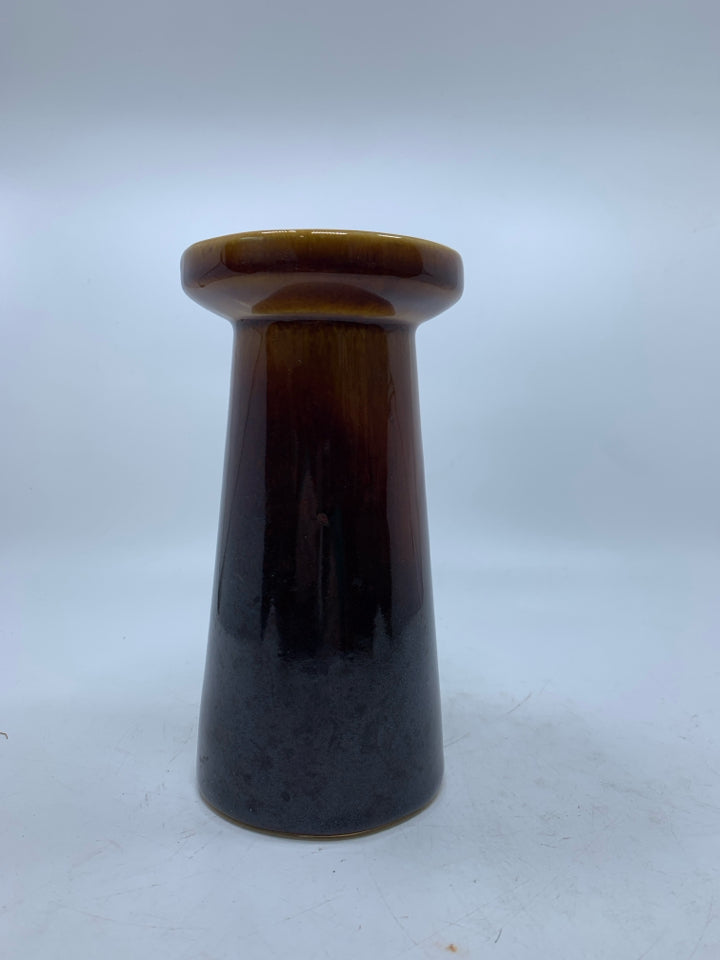 BROWN CERAMIC PILLAR CANDLE HOLDER.