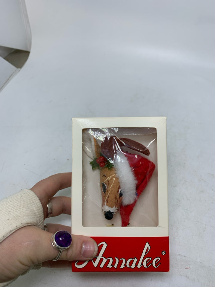 IN BOX VTG ANNALEE REINDEER HEAD ORNAMENT.