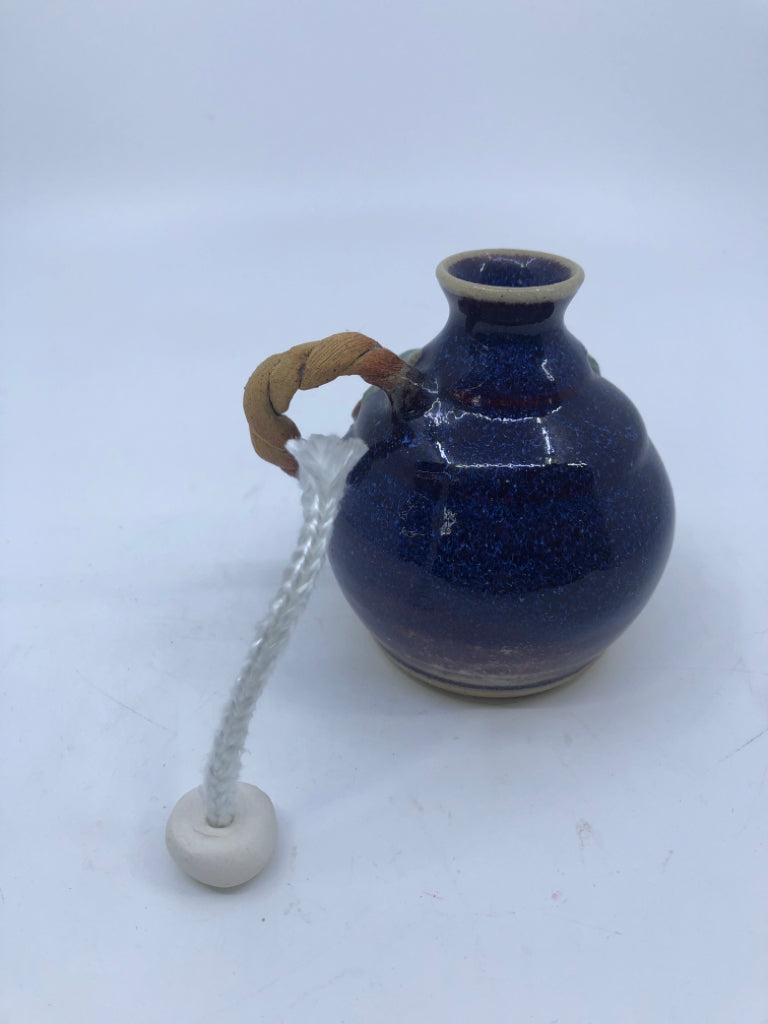 GRAPE PATTERN EMPTY OIL LAMP.