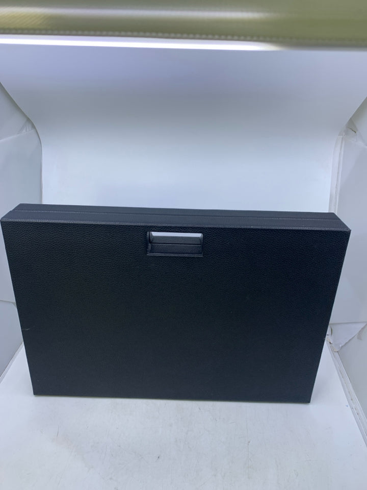 BLACK LEATHER CASE BACKGAMMON SET PINK/WHITE INTERIOR.