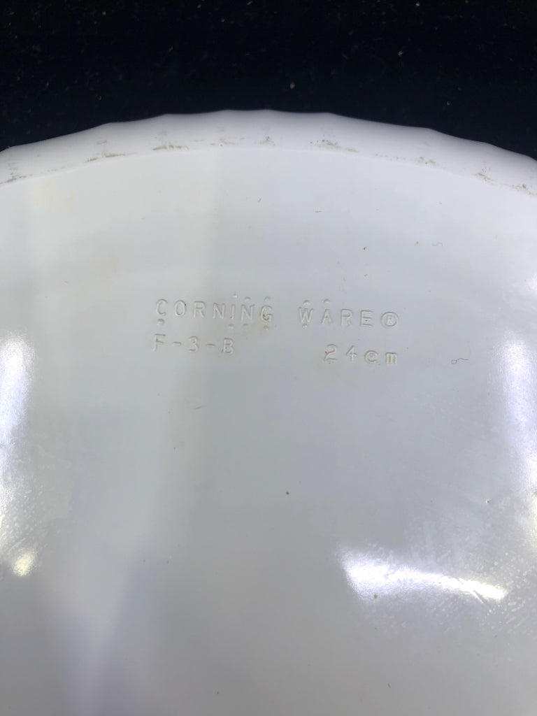 RIBBED WHITE CORNING WARE BAKING DISH.