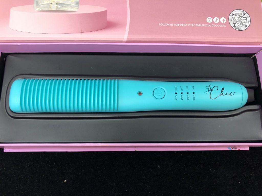 NIB LE CHIC IONIC COMB W TEMP CONTROL.