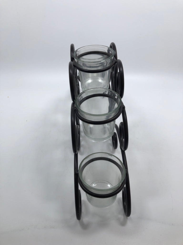 5 SECTION METAL CANDLE HOLDER.