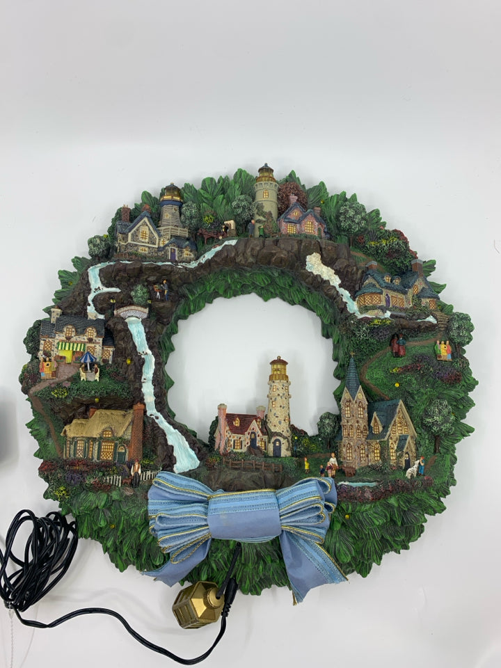 HEAVY RESIN THOMAS KINKADE SEASIDE VILLAGE LIGHT UP LIGHTHOUSE WREATH.