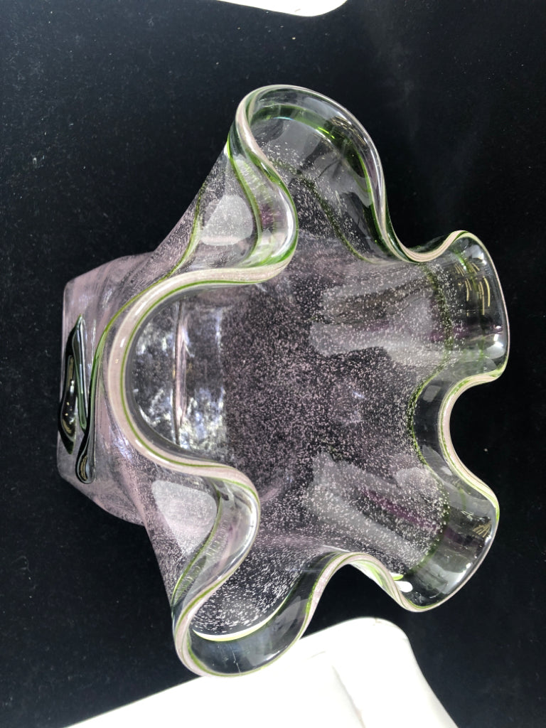 LARGE PINK BLOWN GLASS BUBBLE SQUARE HANDKERCHIEF VASE W/ GREEN EMBOSSED ZIGZAG.