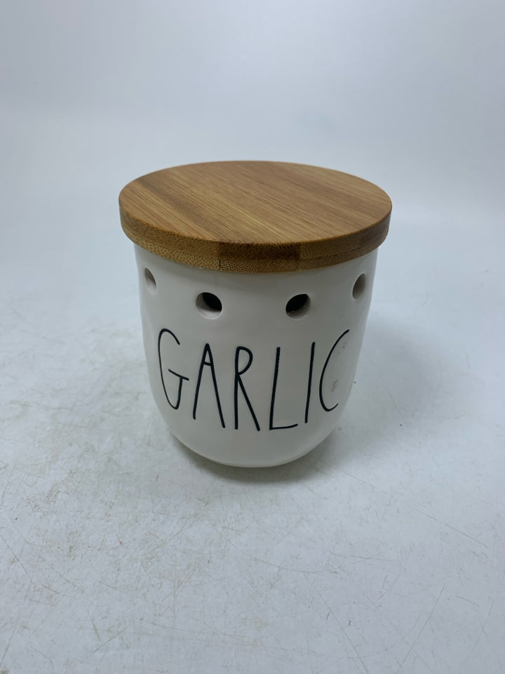 CERAMIC GARLIC CELLAR W/ WOOD LID.