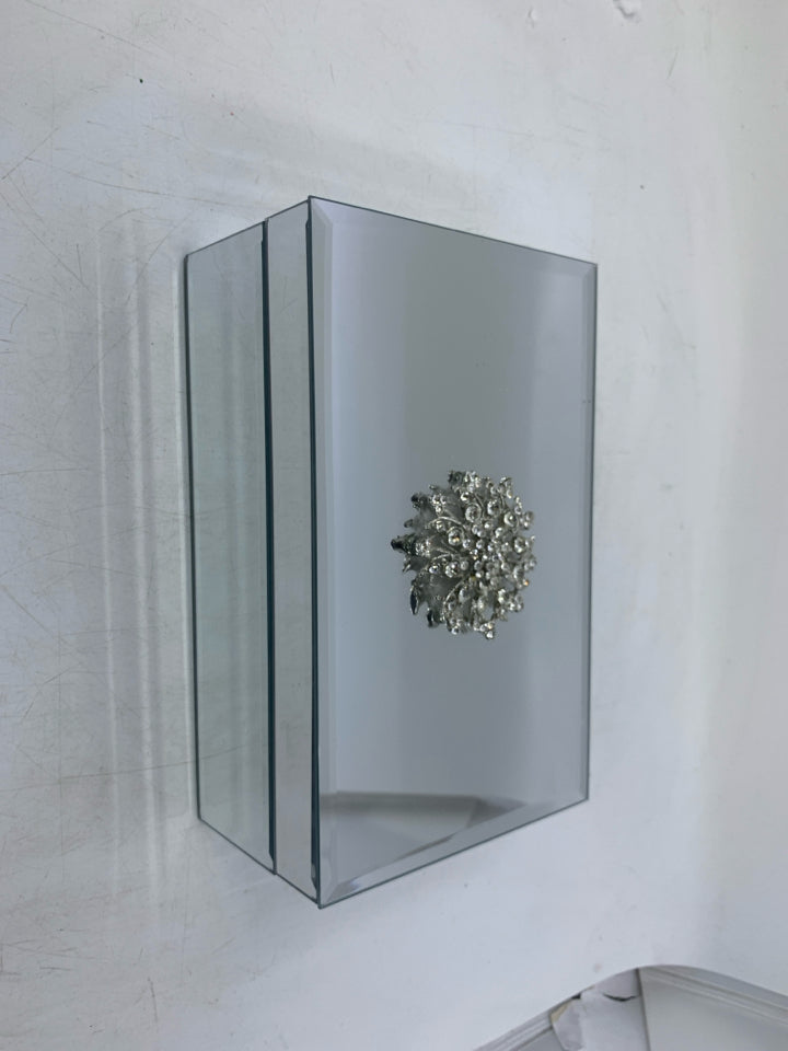 VELVET LINED JEWELRY BOX.