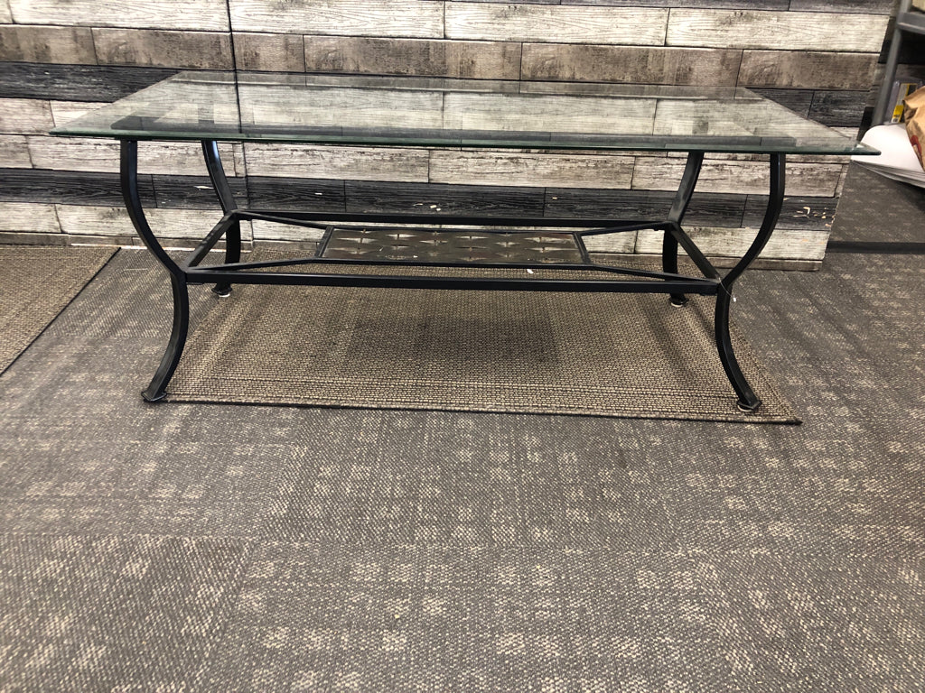 METAL BASE RECTANGLE GLASS TOP COFFEE TABLE.