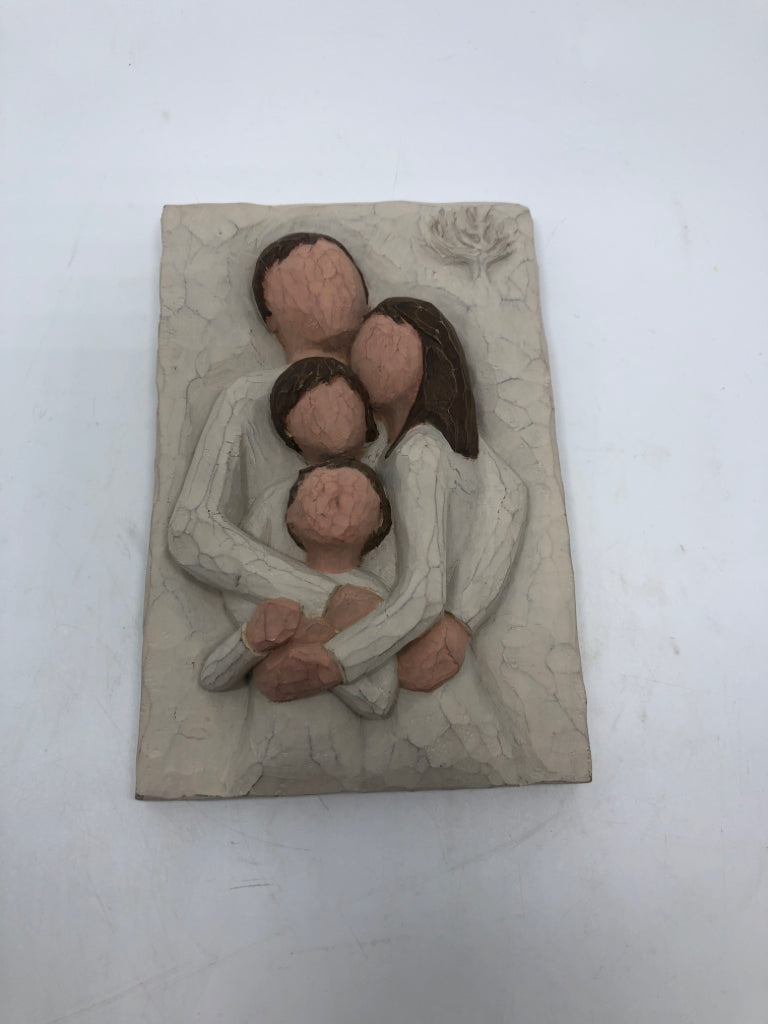 WILLOW TREE FAMILY PLAQUE.