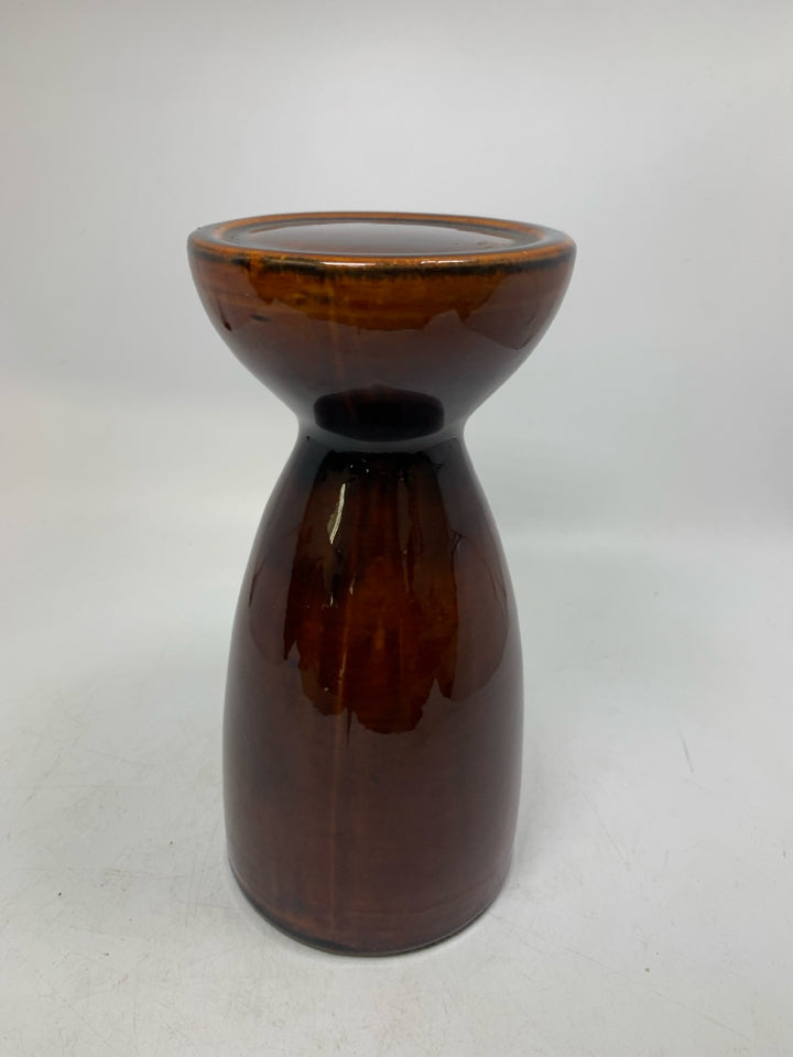 DARK BROWN CERAMIC PILLAR CANDLE HOLDER.