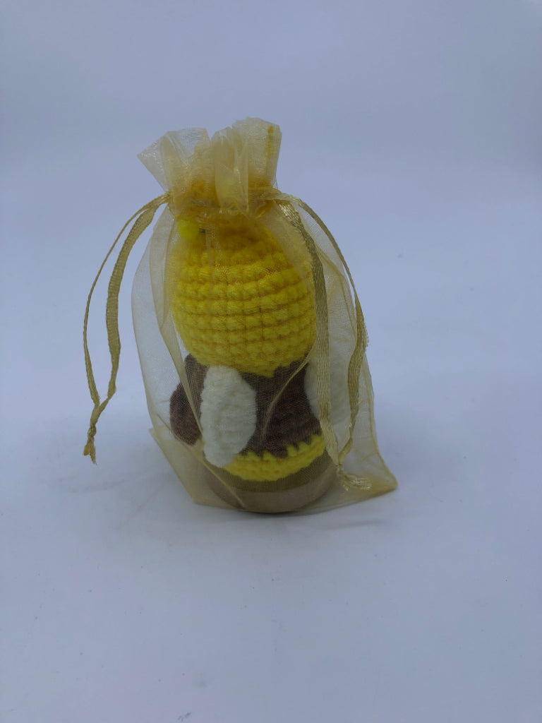 YARN BEE THANK YOU FIGURINE.
