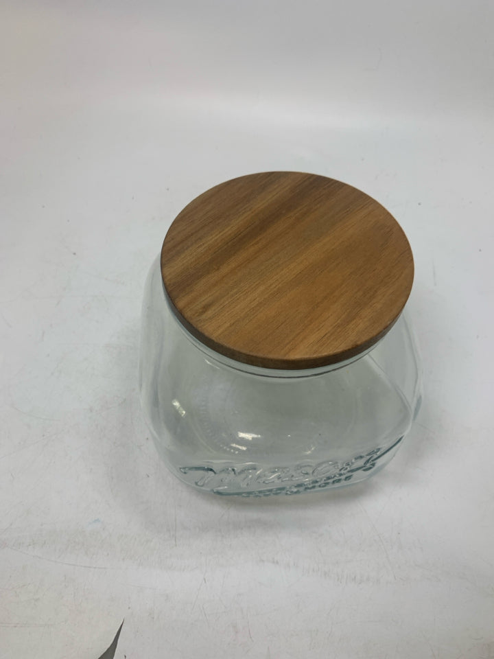 HEAVY GLASS MASON JAR W/ WOOD LID CANISTER.