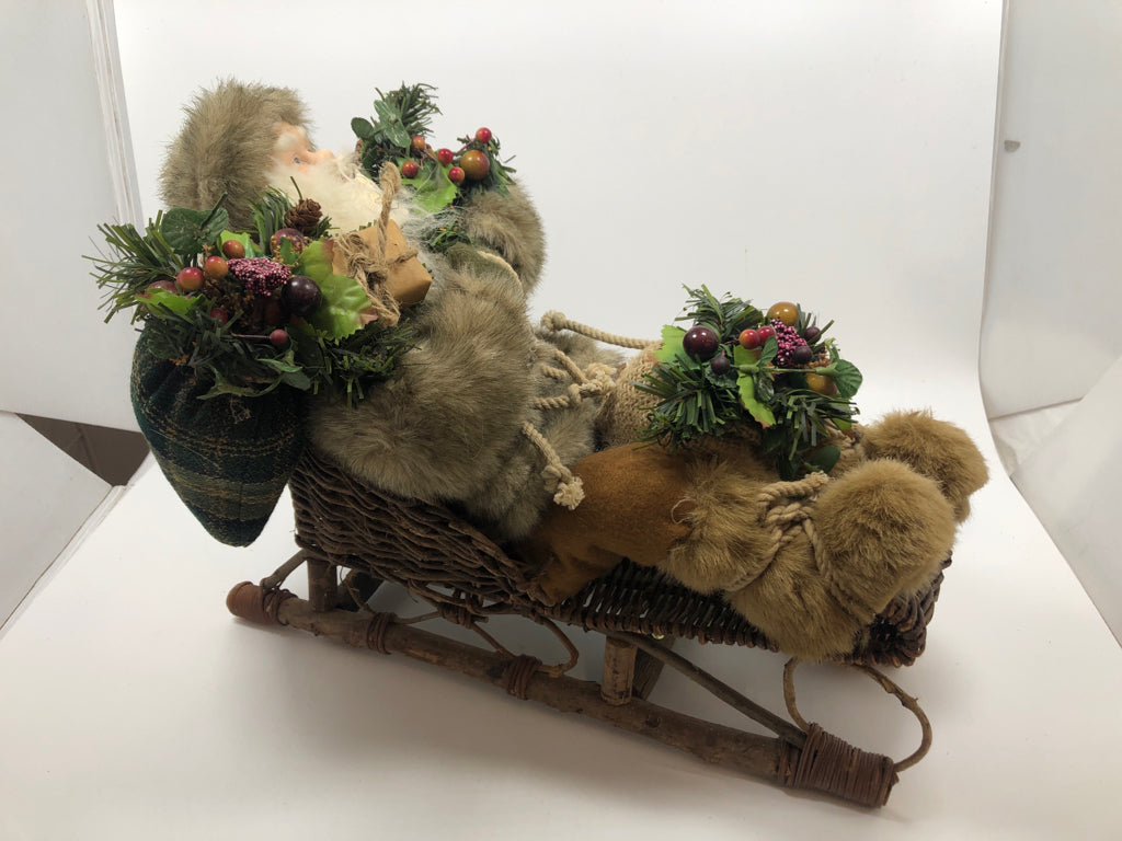 SANTA IN SLEIGH DECOR.