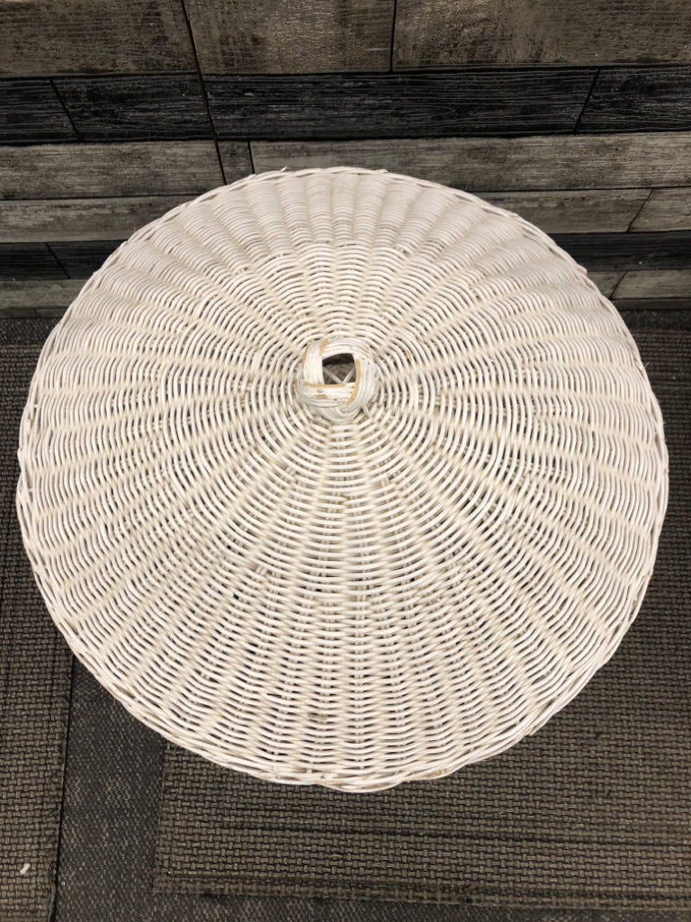 WHITE WICKER DOME LAUNDRY HAMPER.