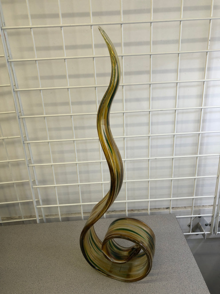 YELLOW & GREEN BLOWN GLASS SWIRL.