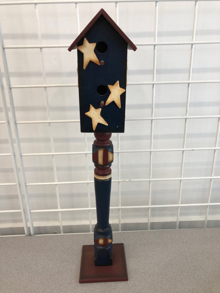 AMERICANA WOOD BIRDHOUSE DECOR.