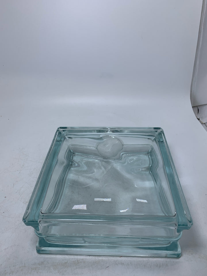 THICK CLEAR GLASS SQUARE COIN BANK.