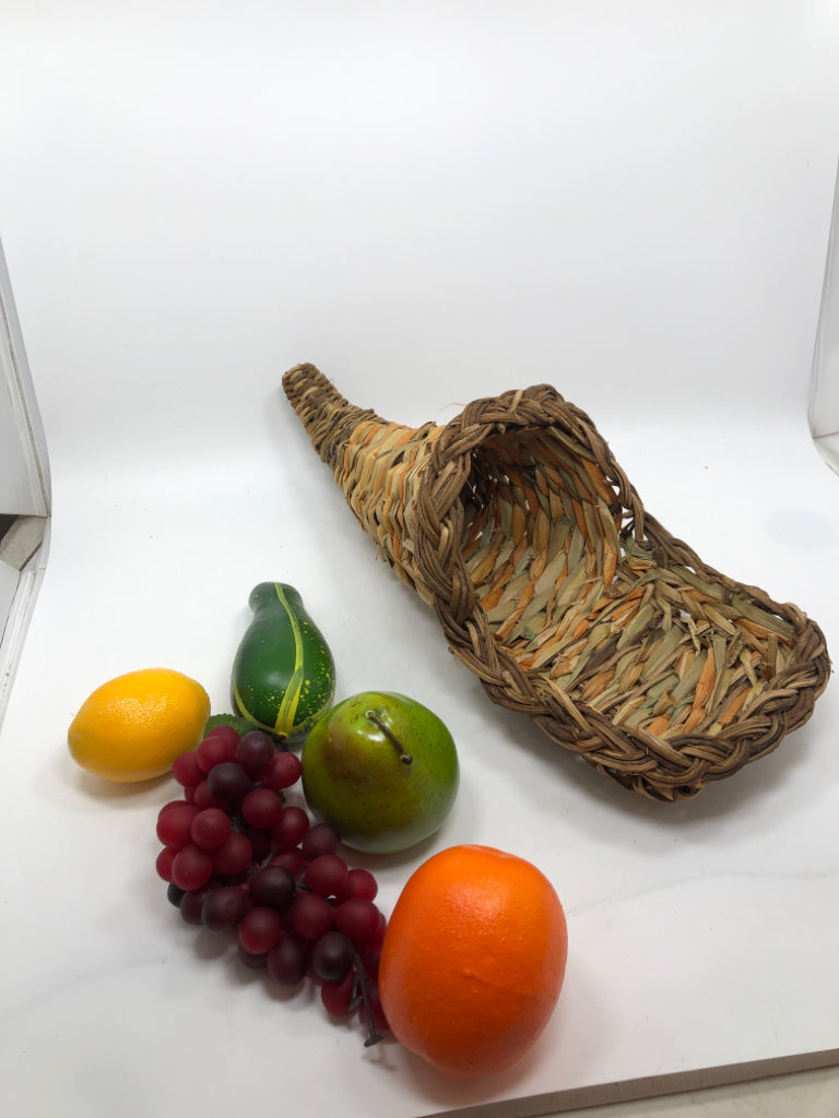 WICKER WOVEN CORNUCOPIA W/5PC FAUX FRUIT DECOR.