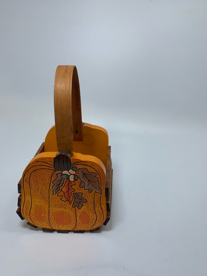 ORANGE WOOD PAINTED PUMPKIN SMALL BASKET.