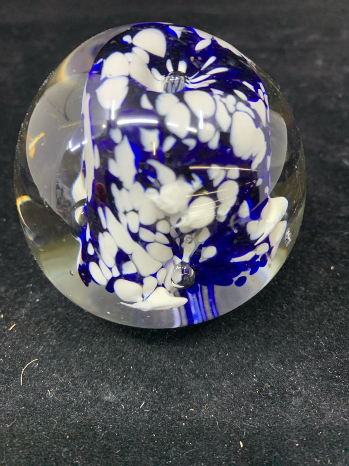SMALL CLEAR GLASS BLUE/WHITE SWIRL INSIDE PAPERWEIGHT.