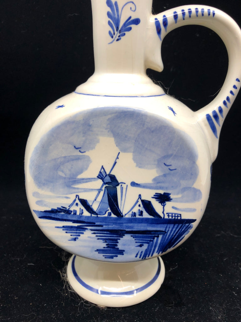 VTG WINDMILL BLUE AND WHITE DECANTER.