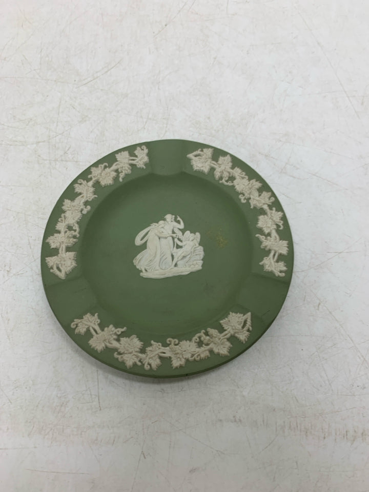 VTG JASPERWARE CIRCLE ASHTRAY W/ HORSES.