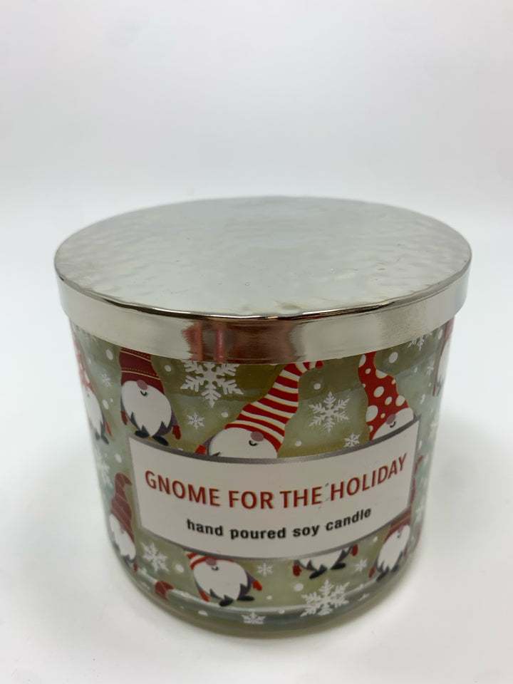 GNOME FOR THE HOLIDAYS CANDLE.