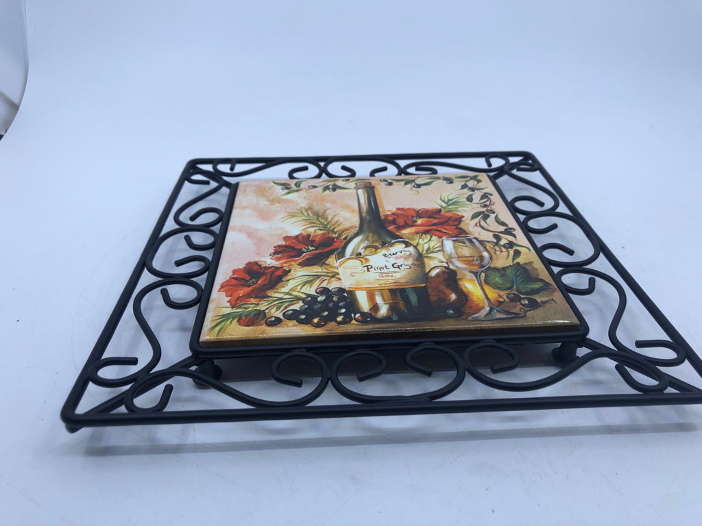 WINE BOTTLE, SCROLL DETAIL TRIVET.