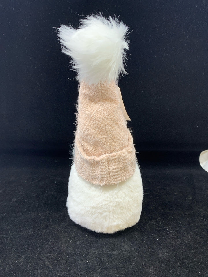 WHITE GNOME W/PINK HAT SHELF DECOR.