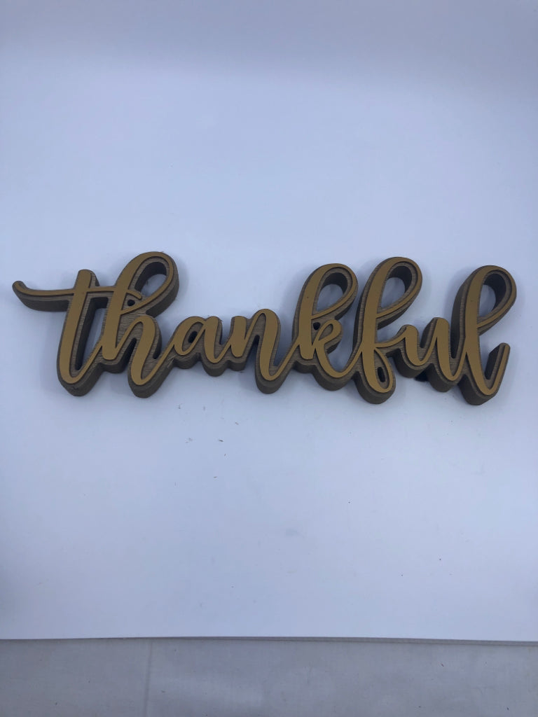 THANKFUL WOOD SHELF SIGN.