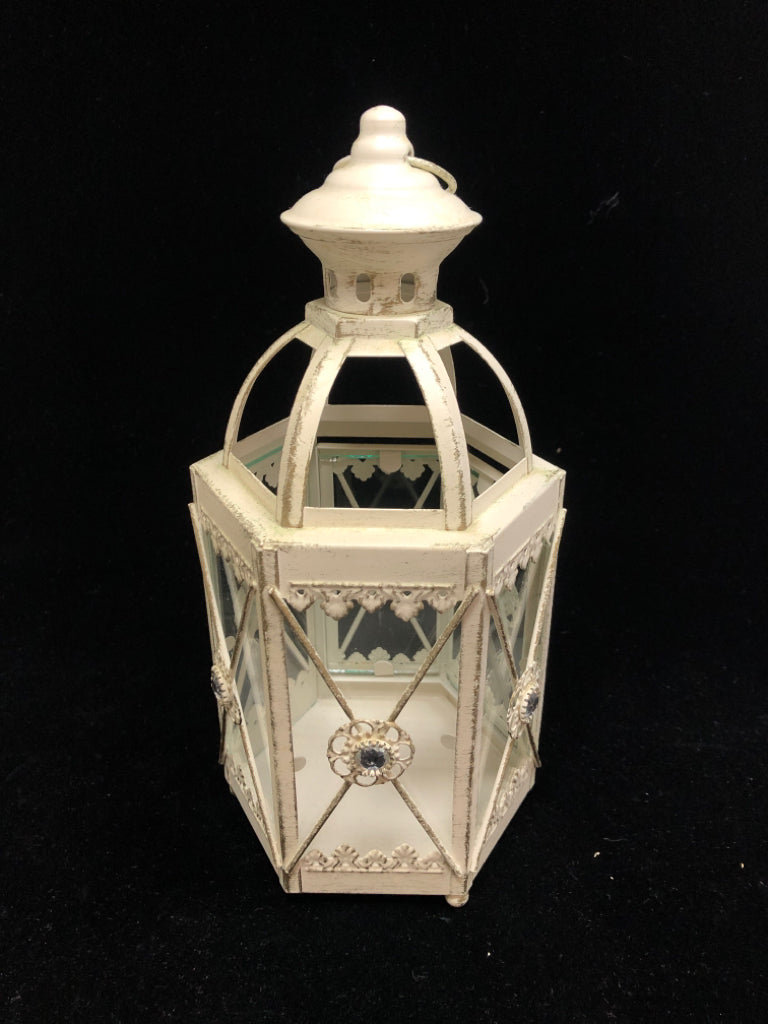 VTG-STYLE CREAM CANDLE LANTERN.