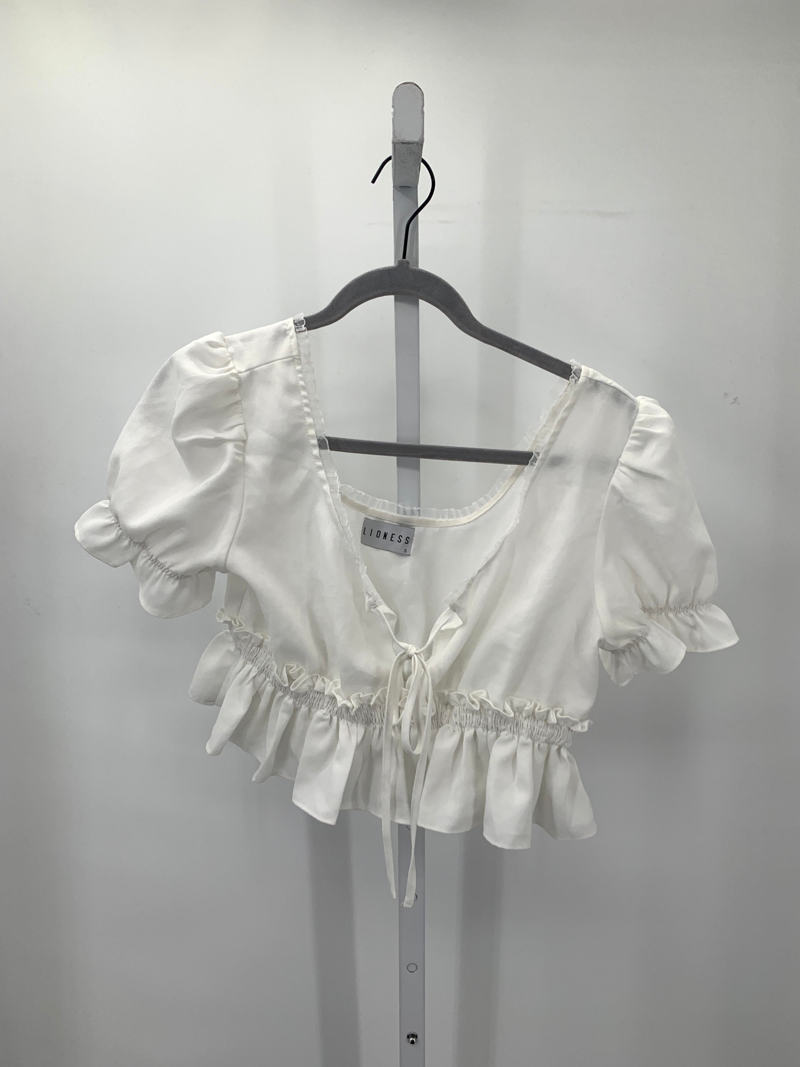 Size Small Juniors Short Sleeve Shirt