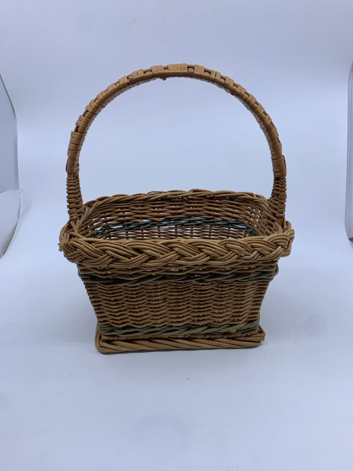 BASKET W/GREEN STRIPE.