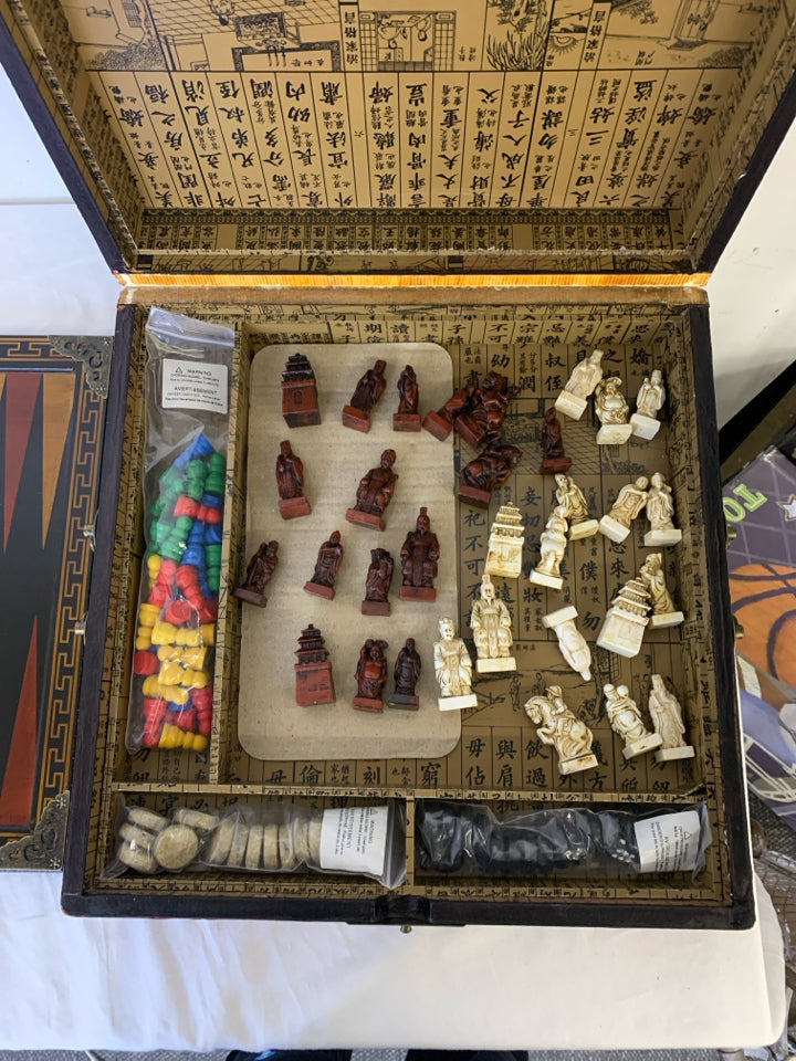 VTG 2 PC ASIAN STYLE GAME BOARD GAME SET.