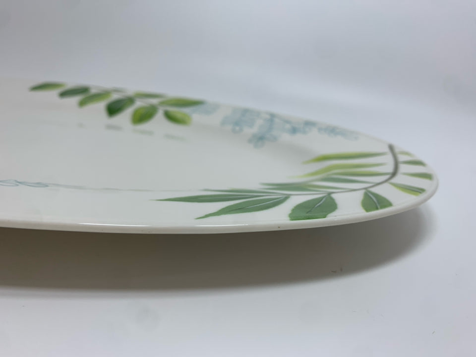 OVAL PLATTER W/LEAF ACCENTS.