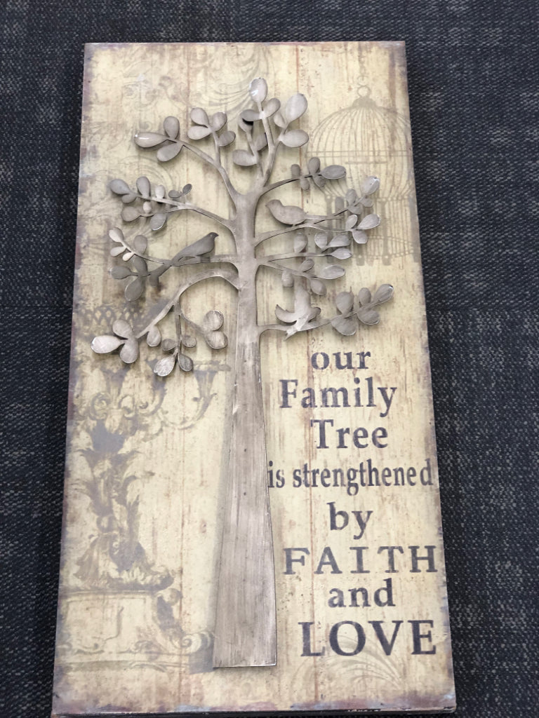 OUR FAMILY TREE- WALL PLAQUE.