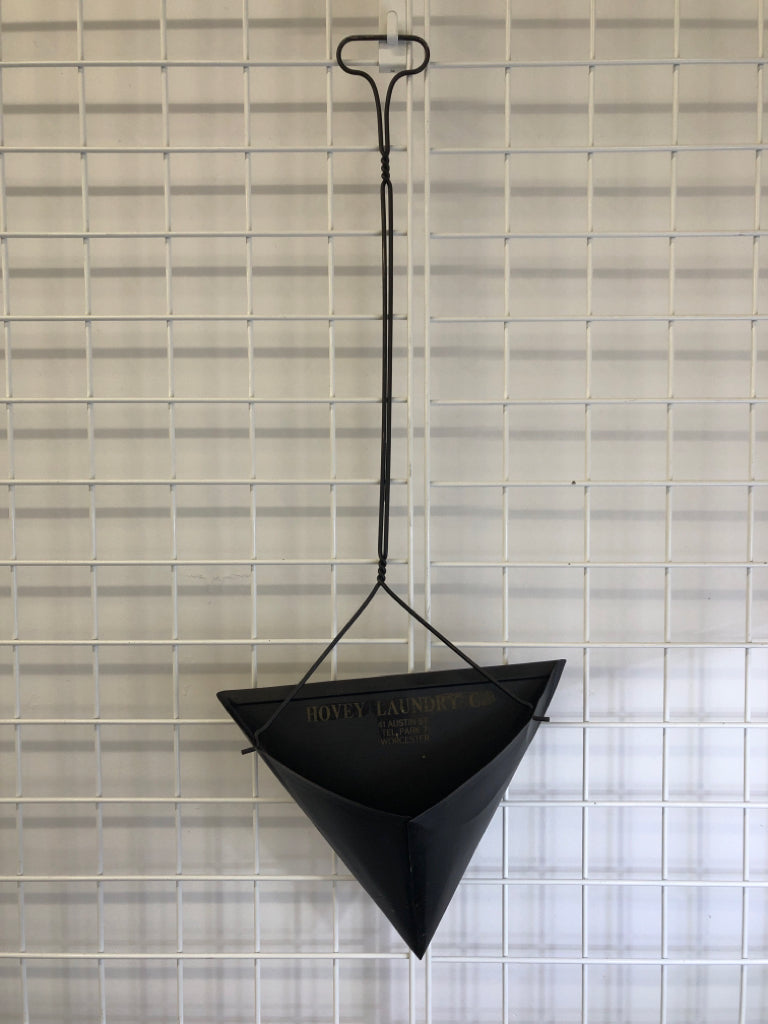 RUSTIC METAL POCKET WALL DECOR.