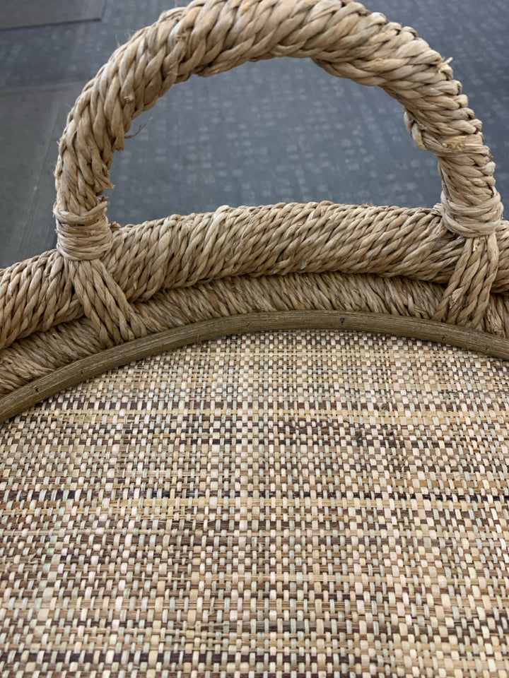 LG OVAL WOVEN WICKER TRAY W/HANDLES.