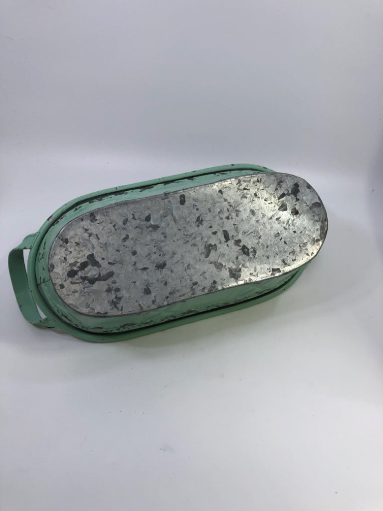 TEAL GALVANIZED BUCKET W/HANDLES.