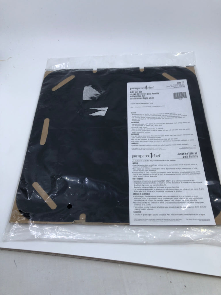 NIP GRILL MAT SET-PAMPERED CHEF