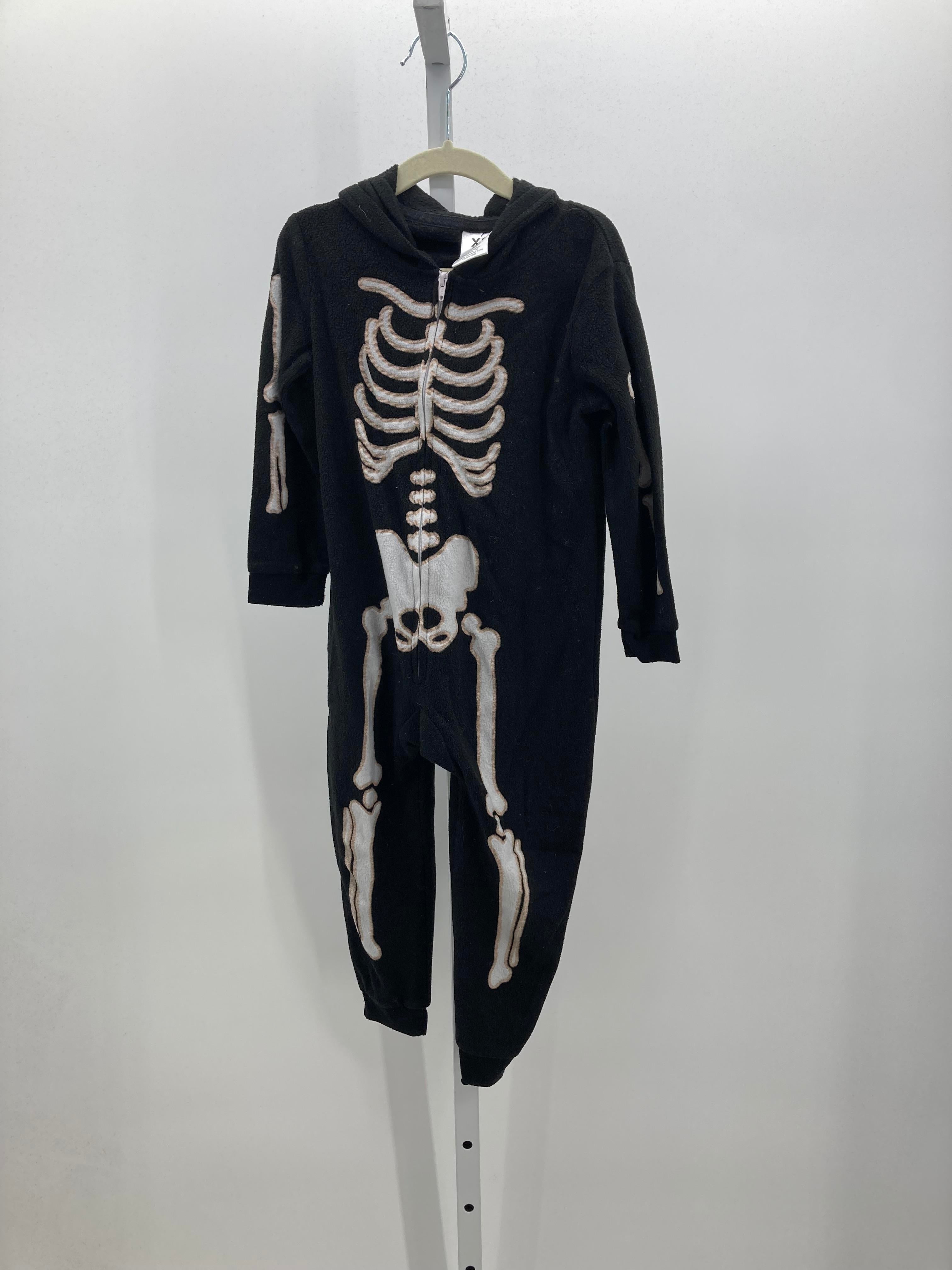 HOODED SLEEPER SKELETON.