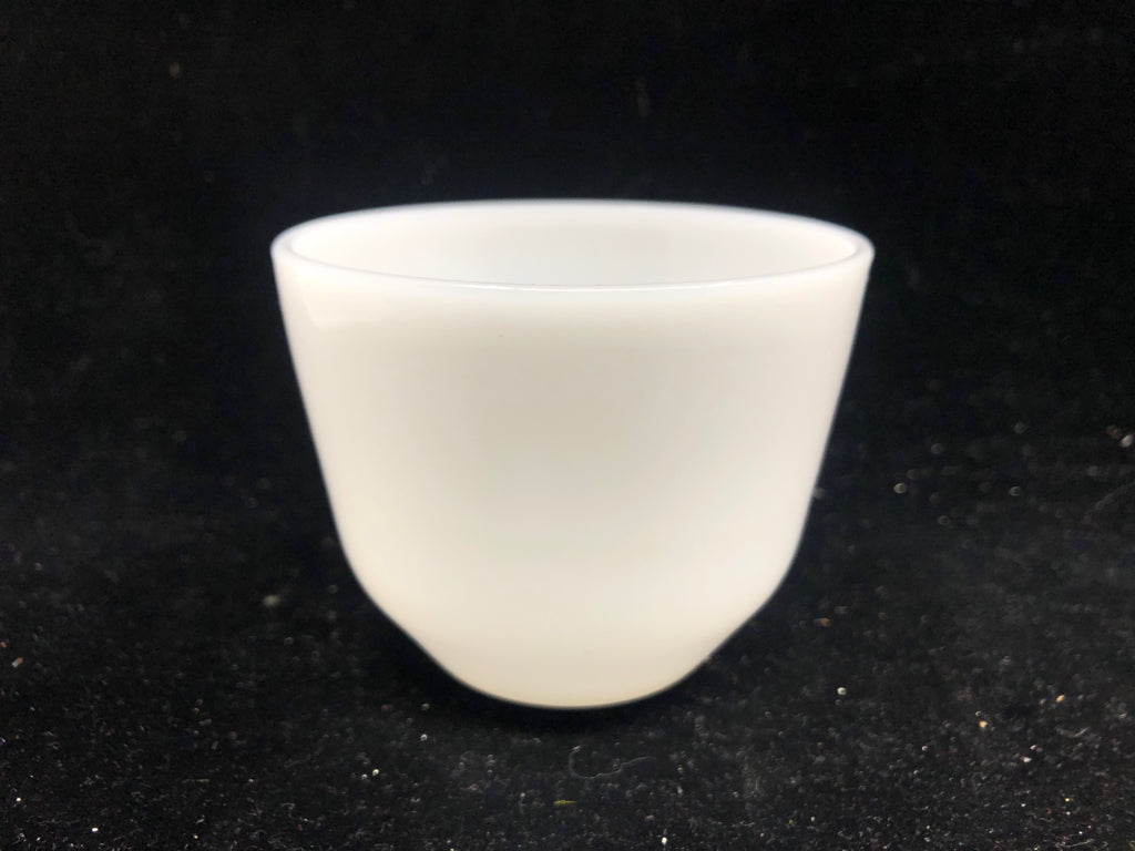 6 VTG WHITE FIRE KING DIP BOWL.