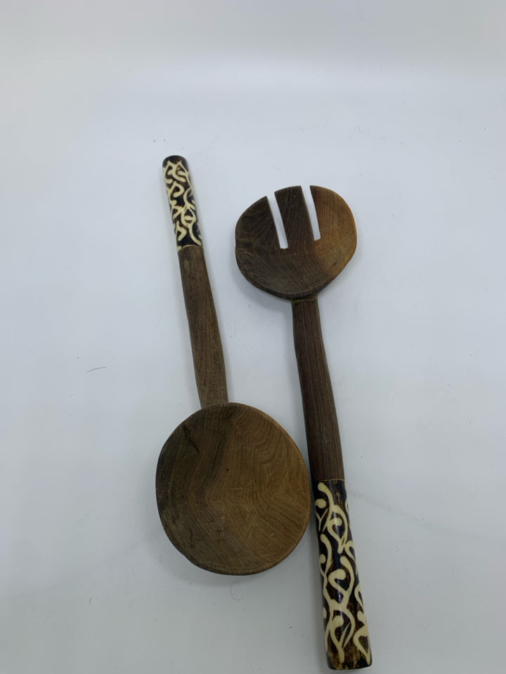 2 WOOD CARVED SALAD UTENSILS W/ DETAILED HANDLE.
