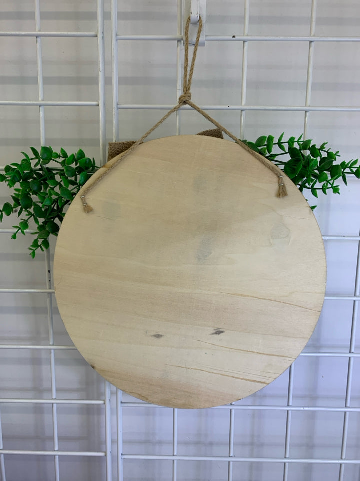 WELCOME DOGS WALL HANGING.