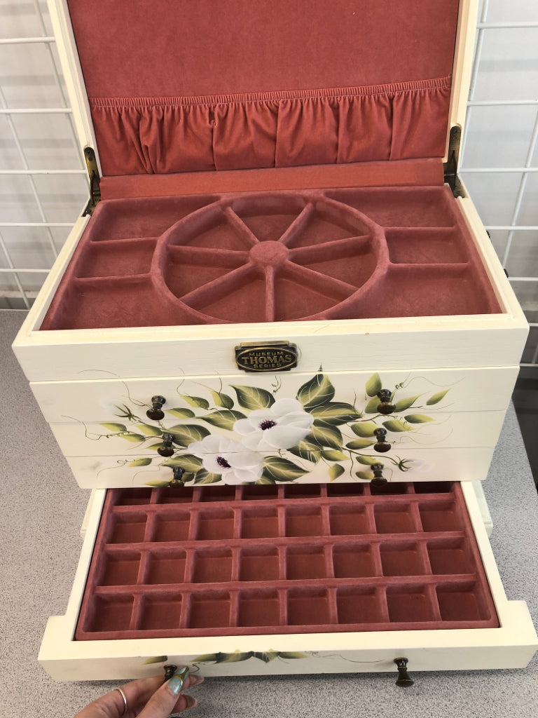 VTG CREAM, GREEN/ FLORAL JEWELRY BOX.