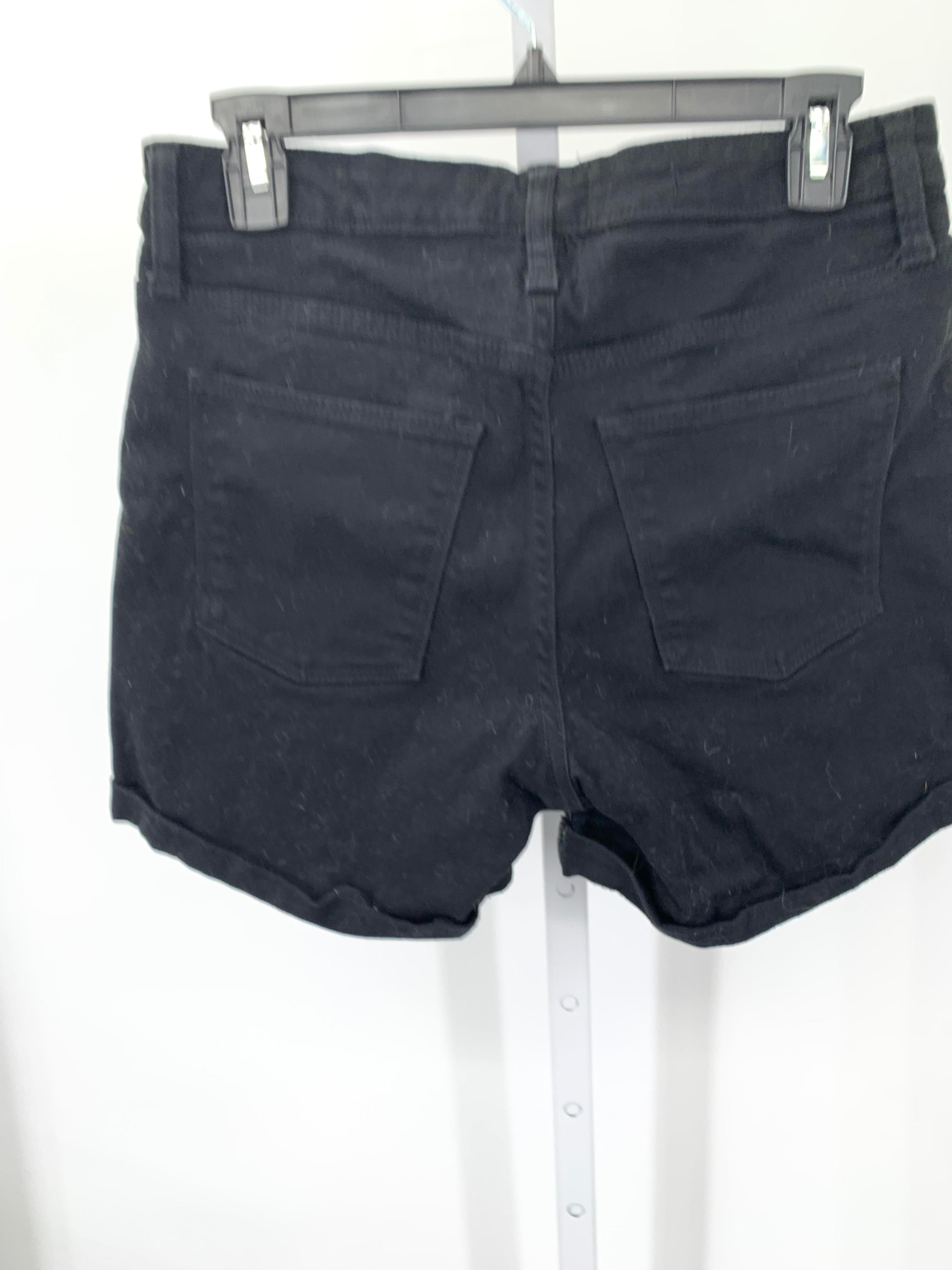 Universal Thread Size 6 Misses Shorts