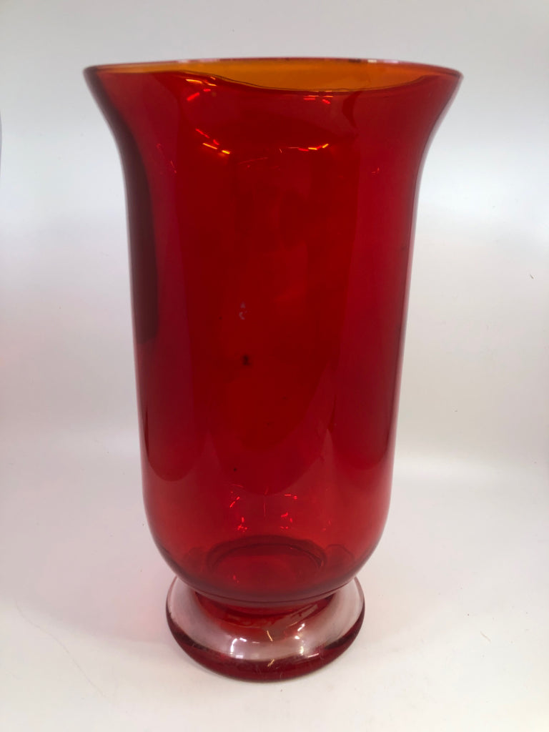 LG RED GLASS VASE.