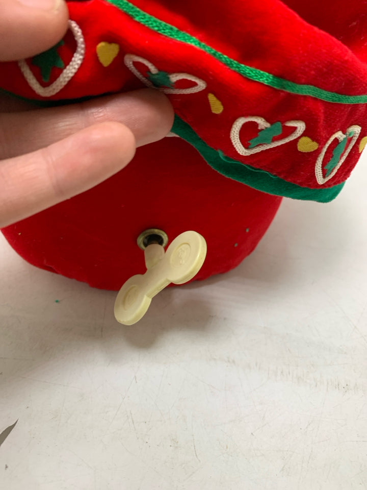 VTG PLUSH WIND UP SANTA SELF SIT.