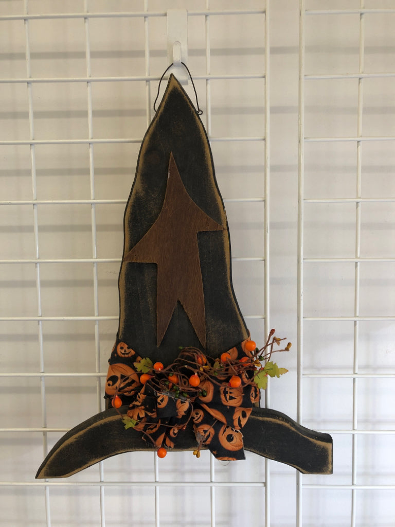 PRIMITIVE WITCHES HAT WALL DECOR.